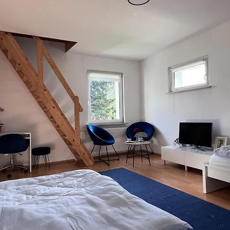Cozy With Excellent Transport Links To Old Town, Main Station And Trade Fair Apartment *