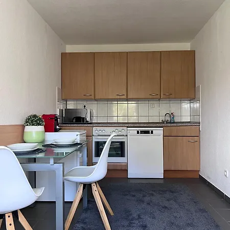 Cozy With Excellent Transport Links To Old Town, Main Station And Trade Fair Apartamento *