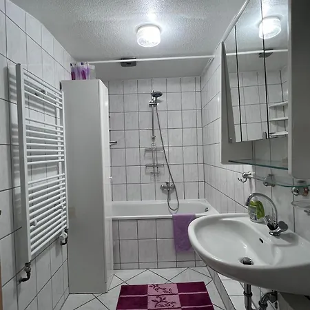 Quiet Courtyard - Easy Parking & Quick Bus To Center * Düsseldorf