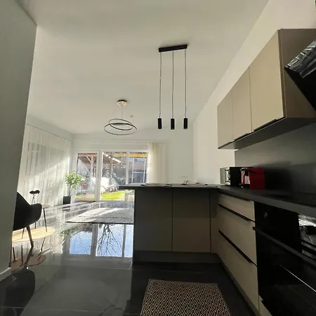 Lejlighed Quiet Courtyard - Easy Parking & Quick Bus To Center