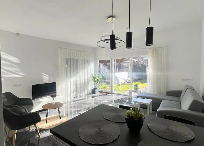 Apartment Cozy With Excellent Transport Links To Old Town, Main Station And Trade Fair *