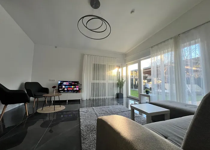 Apartment Cozy With Excellent Transport Links To Old Town, Main Station And Trade Fair Düsseldorf