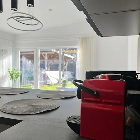 Quiet Courtyard Apartment - Easy Parking & Quick Bus To City Center Apartmán Düsseldorf