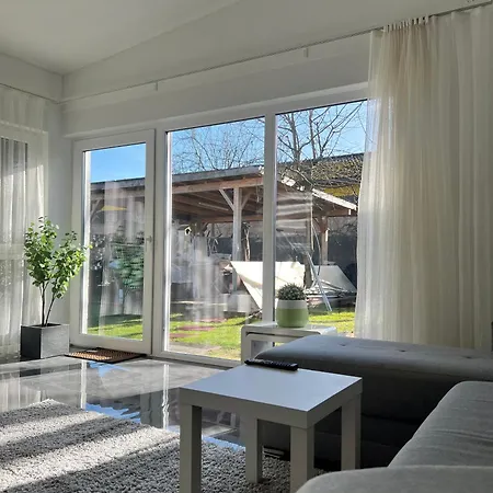 Quiet Courtyard Apartment - Easy Parking & Quick Bus To City Center Apartmán Düsseldorf